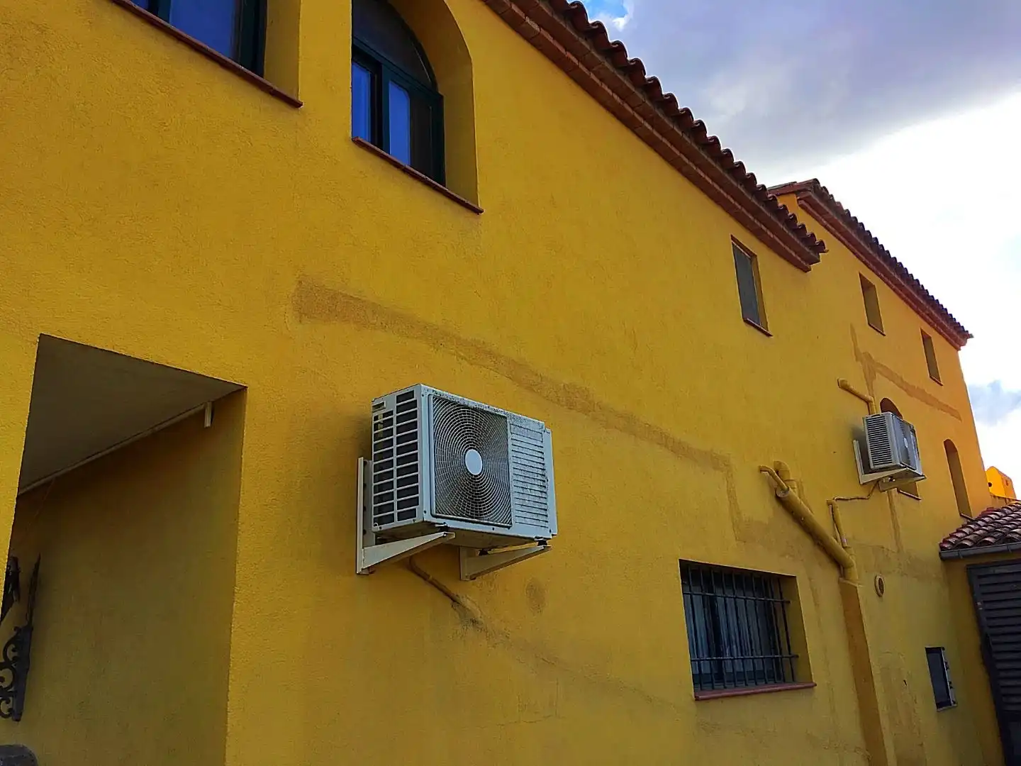 Exterior view of Houses for sale in Els Guiamets