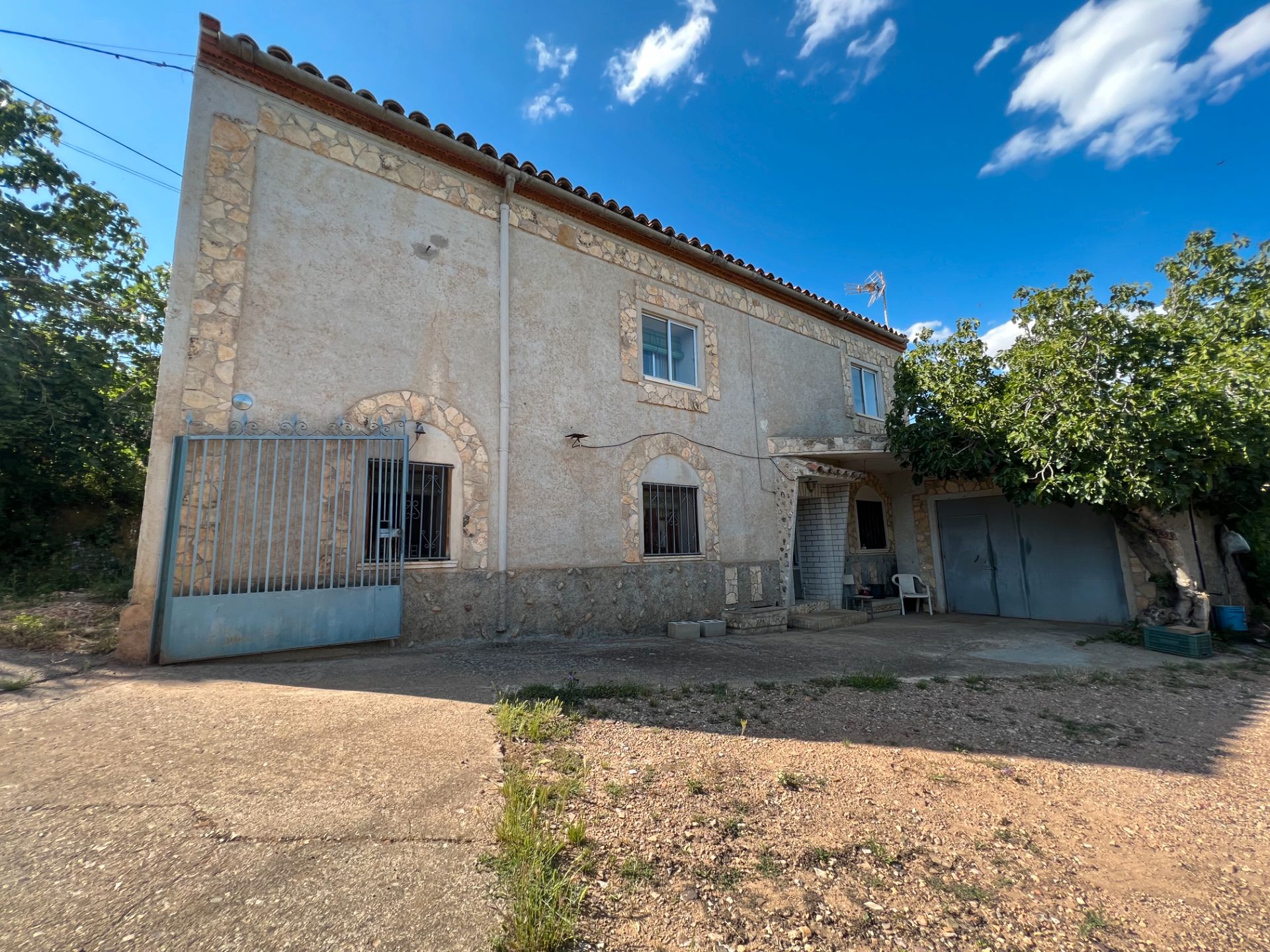 Vista exterior de Casa o xalet en venda en Tosos amb Calefacció i Jardí privat