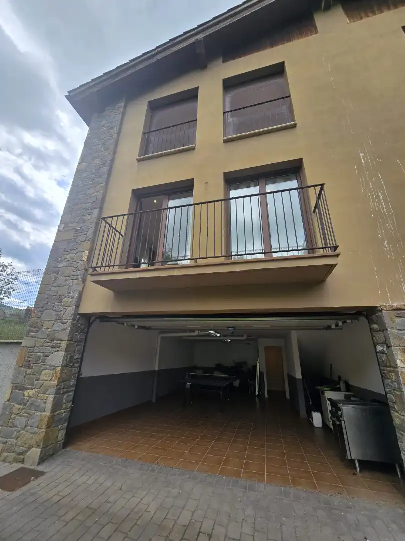Terrassa de Casa o xalet en venda en Vallfogona de Ripollès amb Calefacció, Jardí privat i Parquet