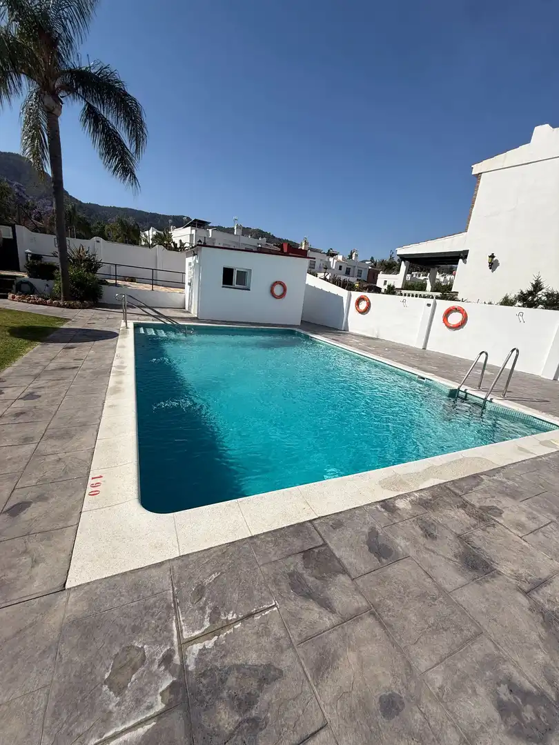 Piscina de Casa o chalet en venta en Alhaurín de la Torre con Aire acondicionado, Calefacción y Jardín privado