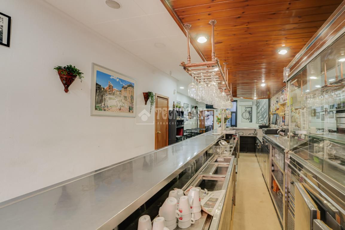 Premises for sale in Rubí  with Air Conditioner and Alarm