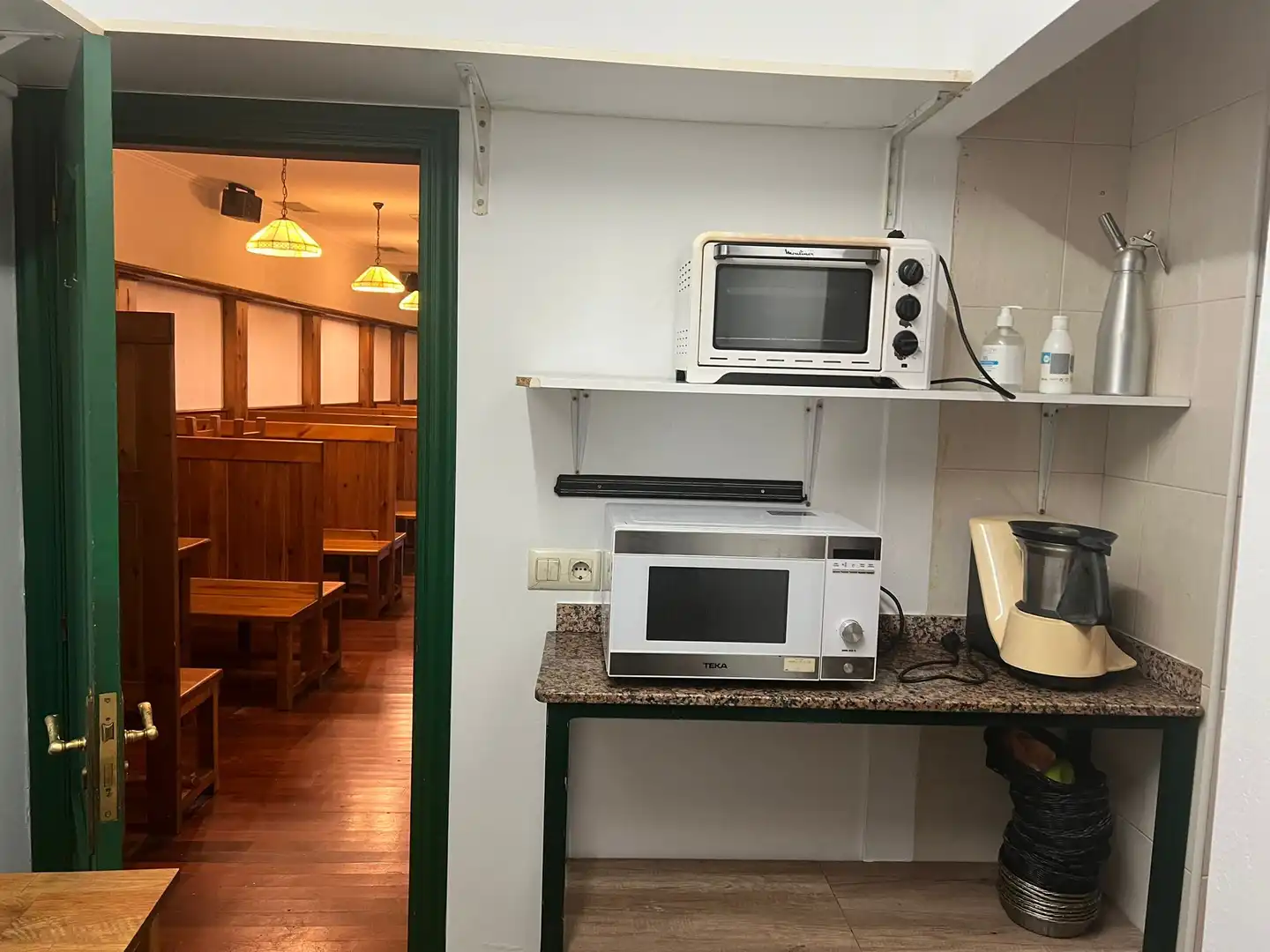 Business premises to rent in A Malata - Catabois - Ciudad Jardín, imagen 7