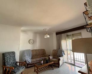 Sala d'estar de Pis en venda en  Sevilla Capital amb Aire condicionat, Traster i Moblat