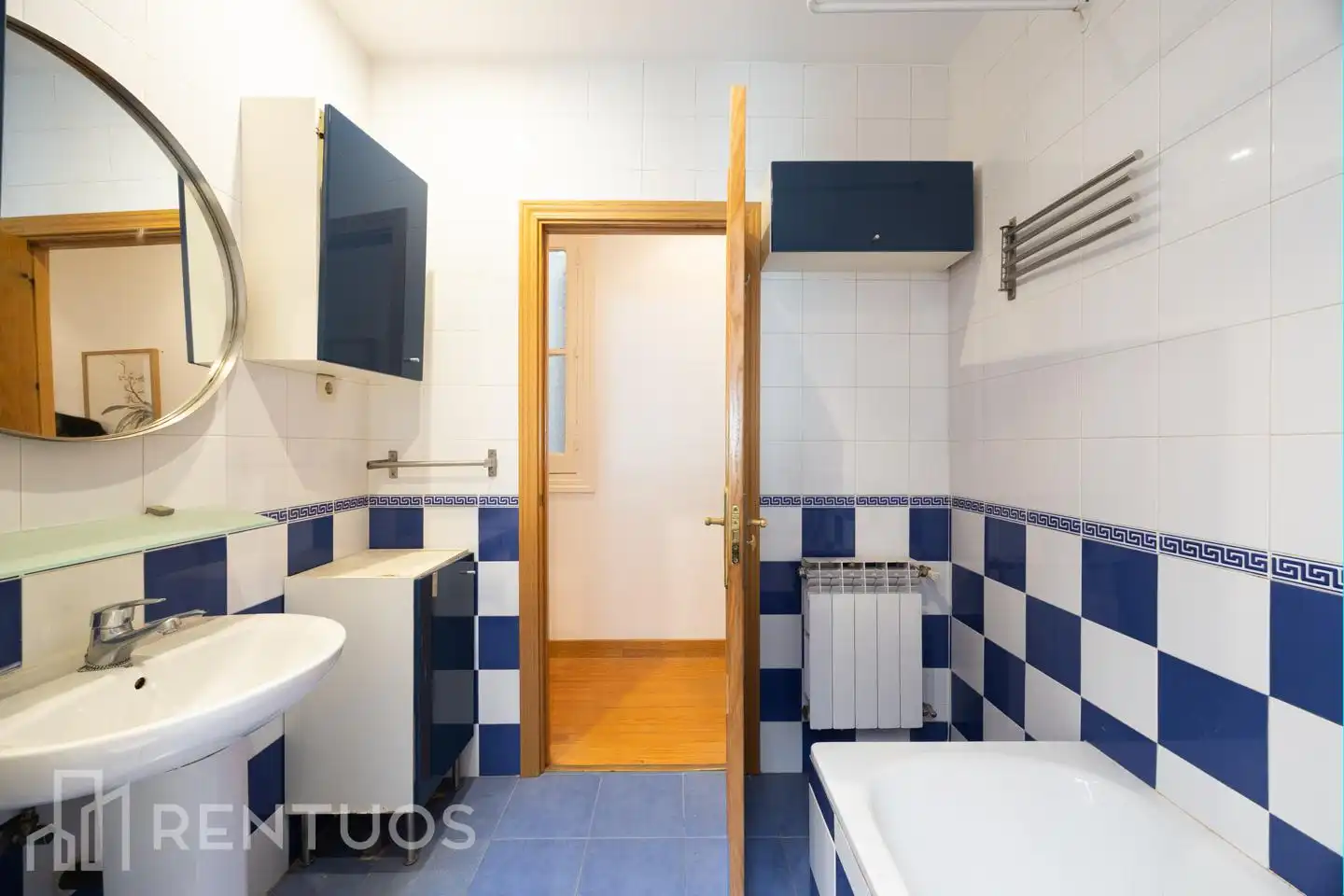 Badezimmer von Wohnung zur Miete in Madrid mit Heizung, Parkett und Möbliert