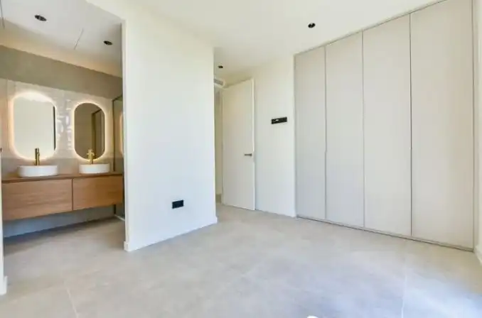Casa amb piscina en venda a Carrer Amsterdam, imagen 11