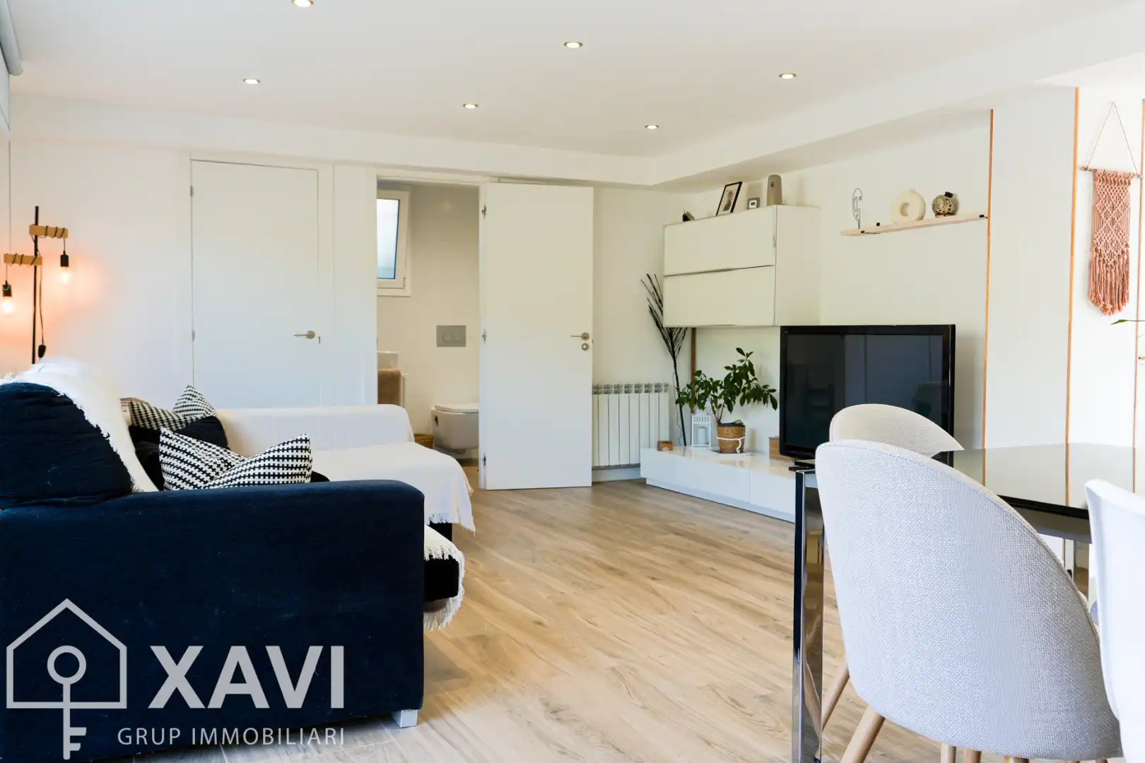 Sala d'estar de Casa o xalet en venda en La Torre de Claramunt amb Aire condicionat, Calefacció i Jardí privat