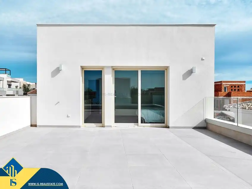 Chalet con jardín en venta en Los Montesinos