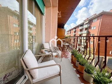 Piso con balcón en venta en MANUEL ROCA I GUARDIA