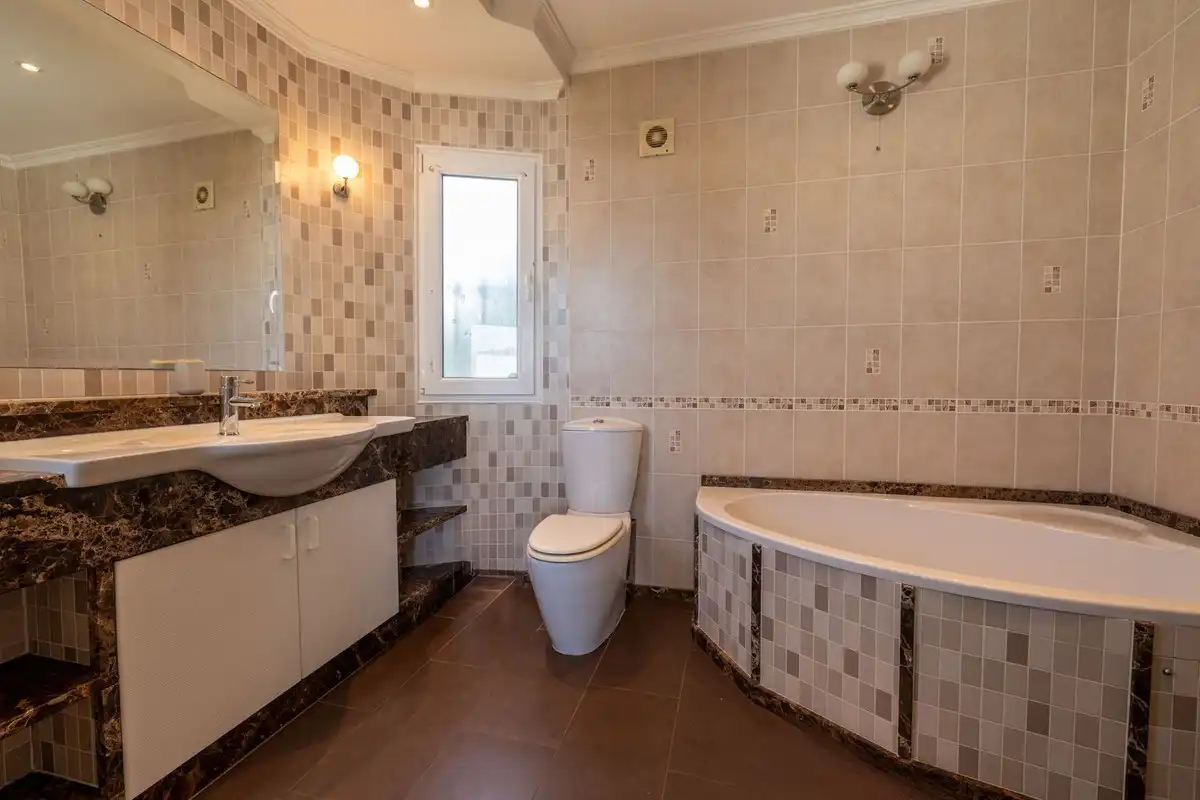 Bany de Casa o xalet en venda en Mijas amb Aire condicionat, Jardí privat i Terrassa