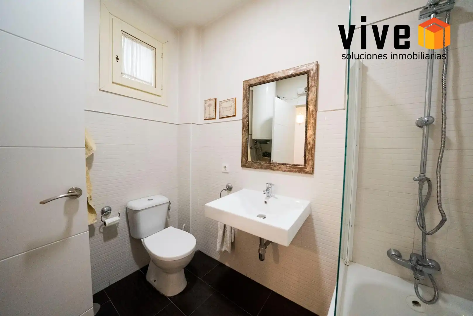 Baño de Casa o chalet en venta en Sevilla con Aire acondicionado, Calefacción y Jardín privado