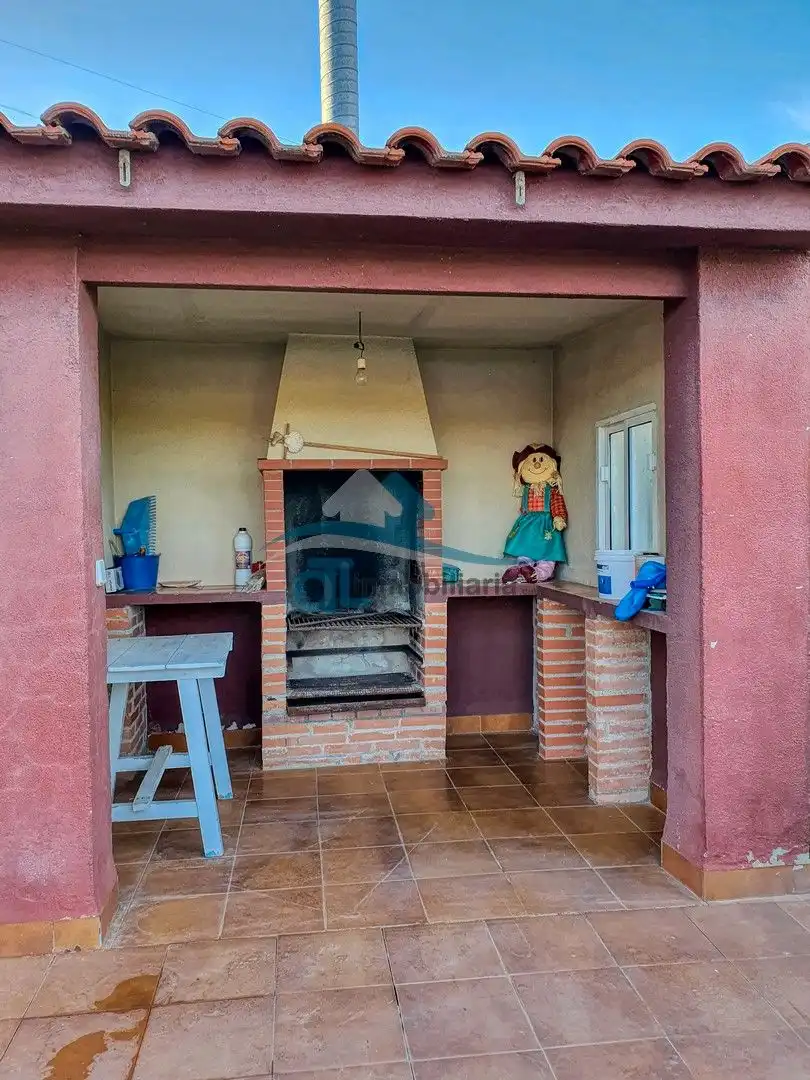 Cuina de Casa o xalet en venda en Linares amb Jardí privat i Piscina