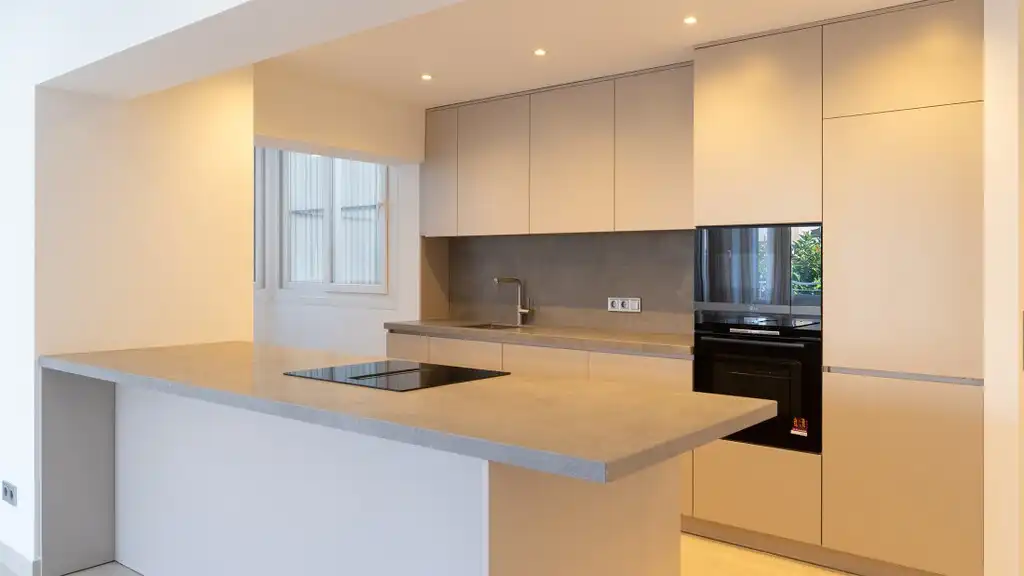 Cuina de Apartament en venda en Calvià amb Aire condicionat, Calefacció i Moblat