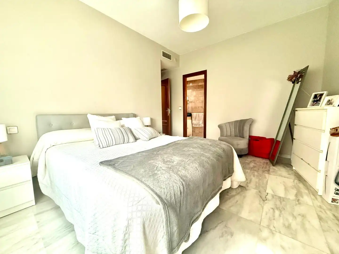 Bedroom of Flat for sale in Sevilla  with Furnished