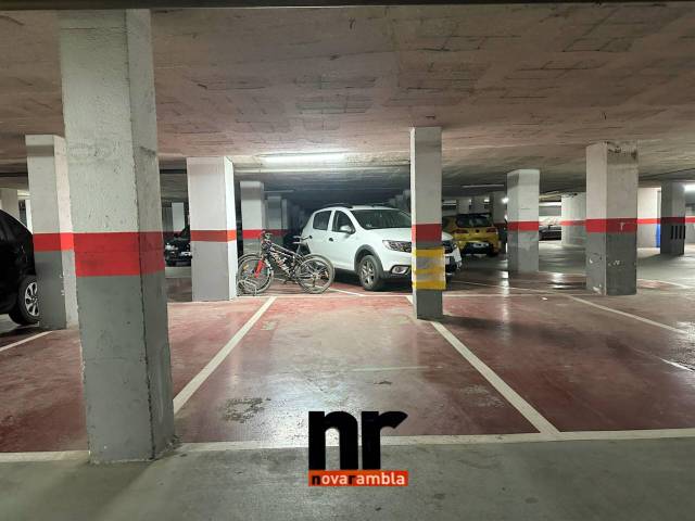 Garaje en Alquiler en Calle Balmes en Ajuntament-Maragall