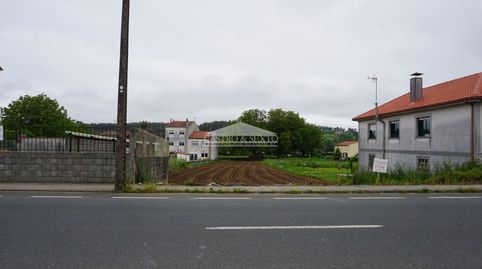 SOLAR PARA VIVIENDA UNIFAMILIAR CON SALIDA A DOS CALLES, DE UNA SUPERFICIE DE 1.309M2 APROXIMADAMENTE.