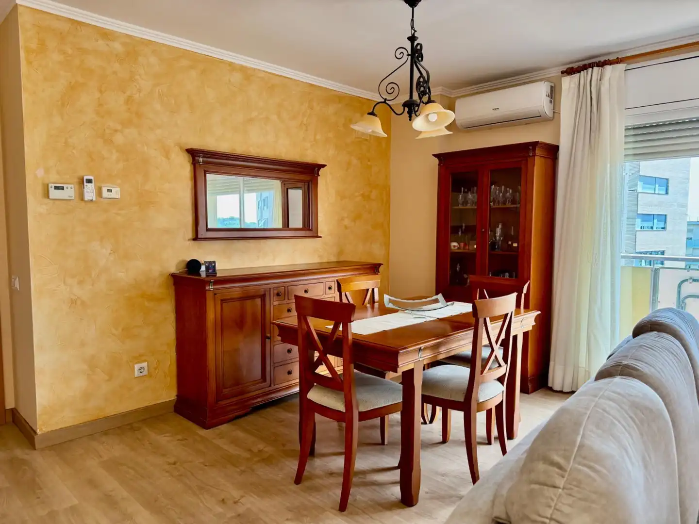 Esszimmer von Wohnung zum Verkauf in Mataró mit Klimaanlage, Heizung und Parkett