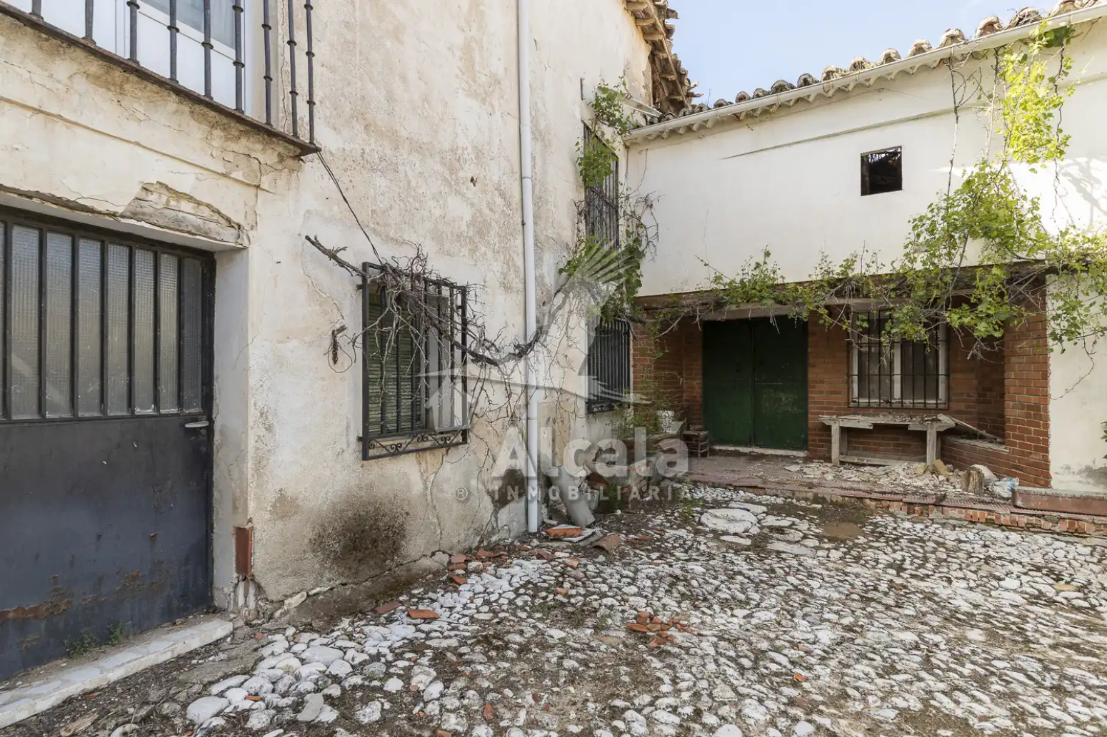 Exterior view of Residential for sale in Santorcaz