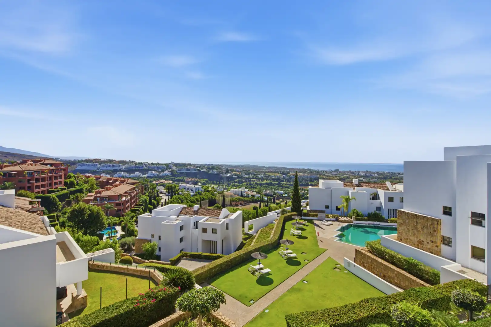 Vista exterior de Ático en venta en Benahavís con Aire acondicionado, Terraza y Trastero
