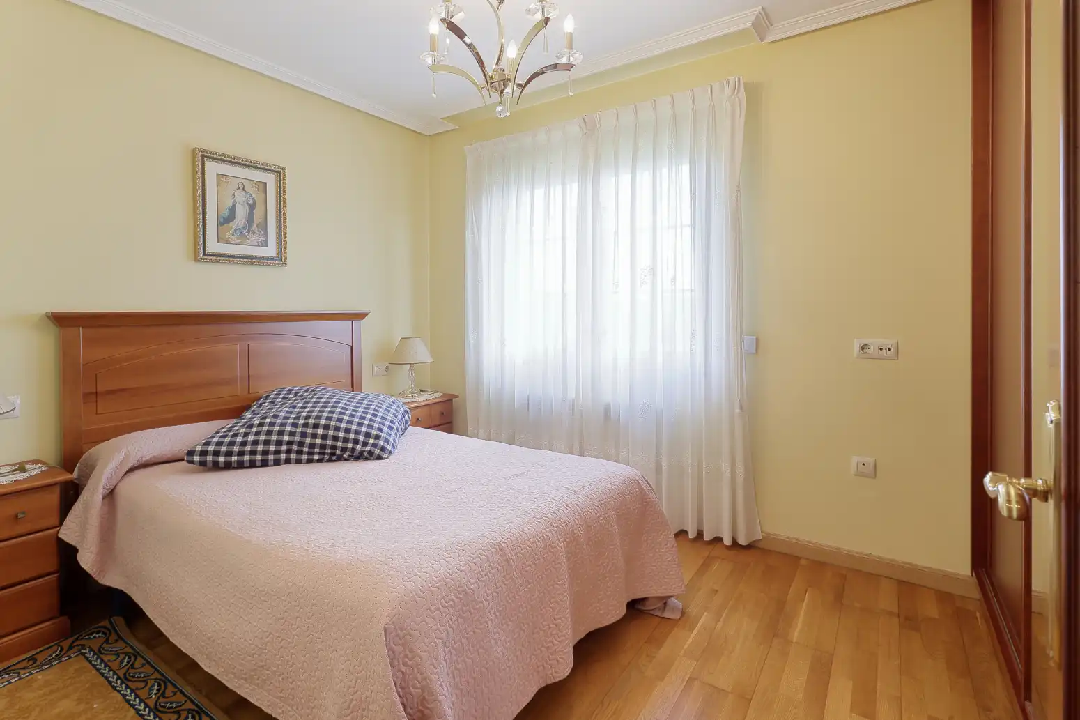 Habitación de Casa o chalet en venta en Gijón  con Calefacción, Parquet y Terraza