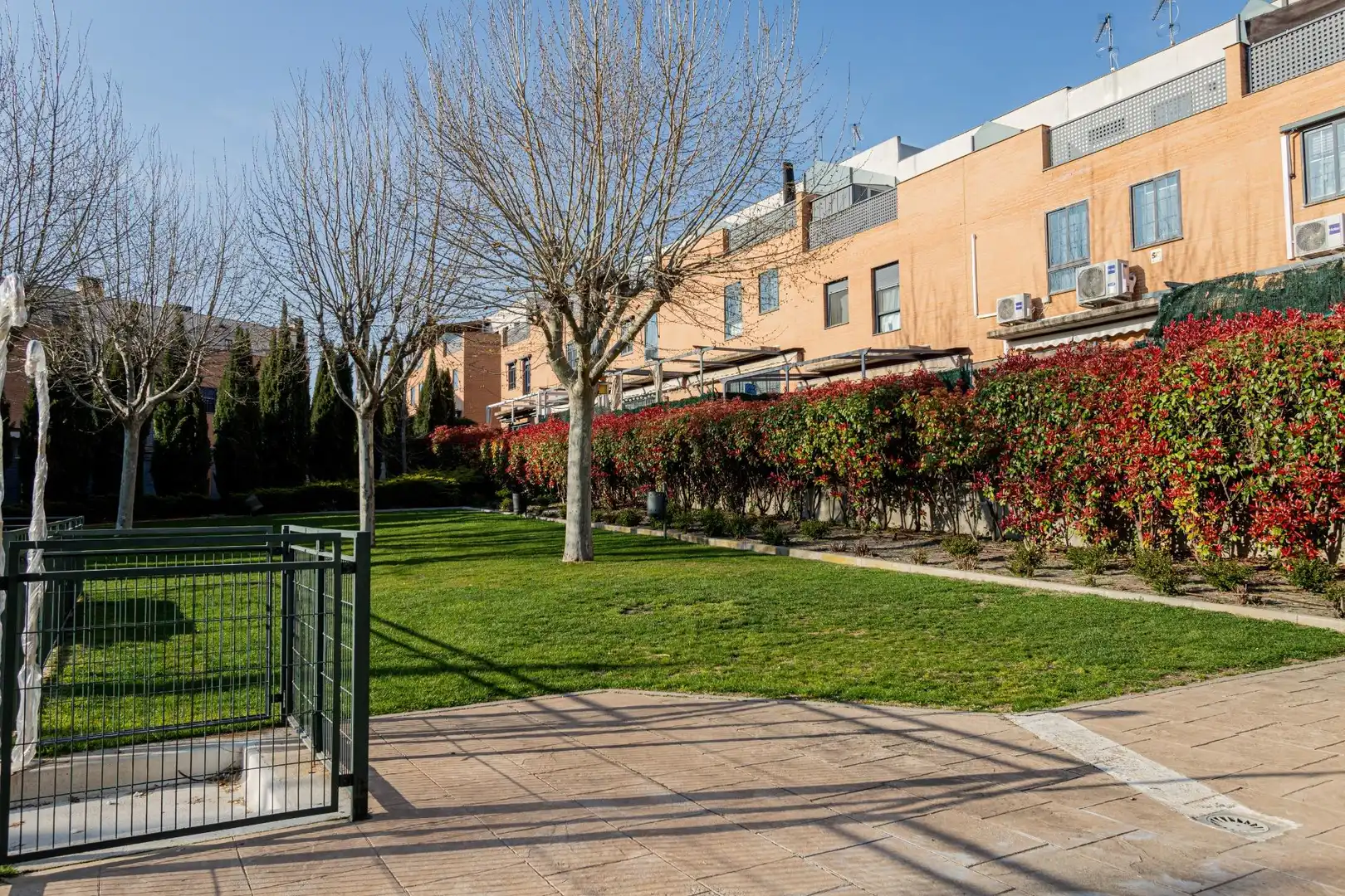 Vista exterior de Casa adosada en venda en Valdemoro amb Aire condicionat, Calefacció i Jardí privat