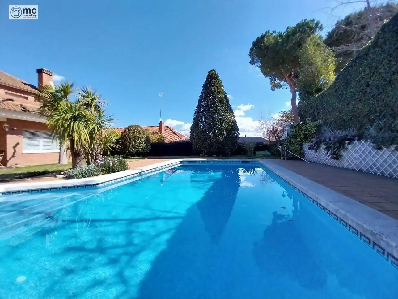 Piscina de Casa o chalet en venta en Canovelles con Aire acondicionado, Jardín privado y Terraza