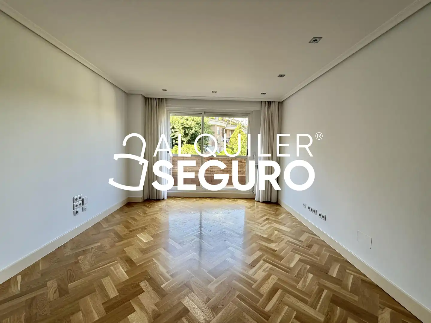 Sala de estar de Piso de alquiler en Las Rozas de Madrid con Calefacción y Piscina