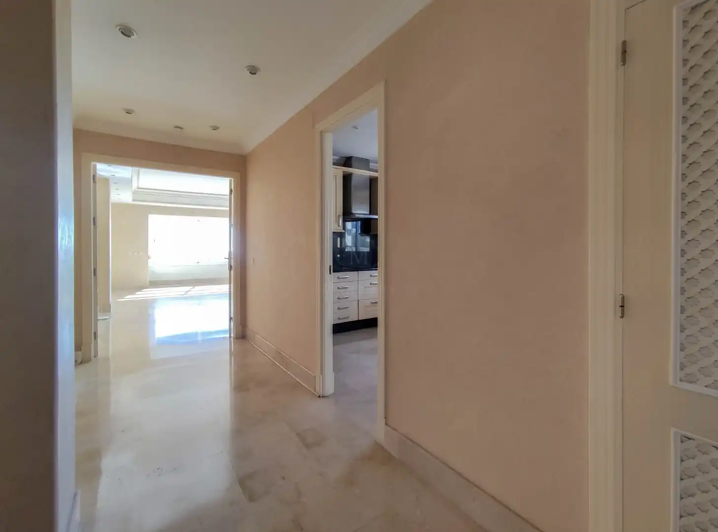 Attic for sale in Marbella  with Air Conditioner, Terrace and Swimming Pool