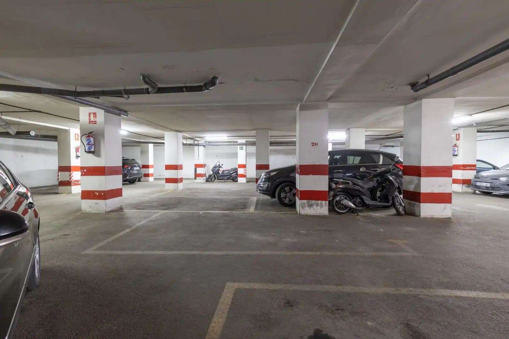 Parkplatz von Wohnung zum Verkauf in Granada mit Heizung, Terrasse und Balkon