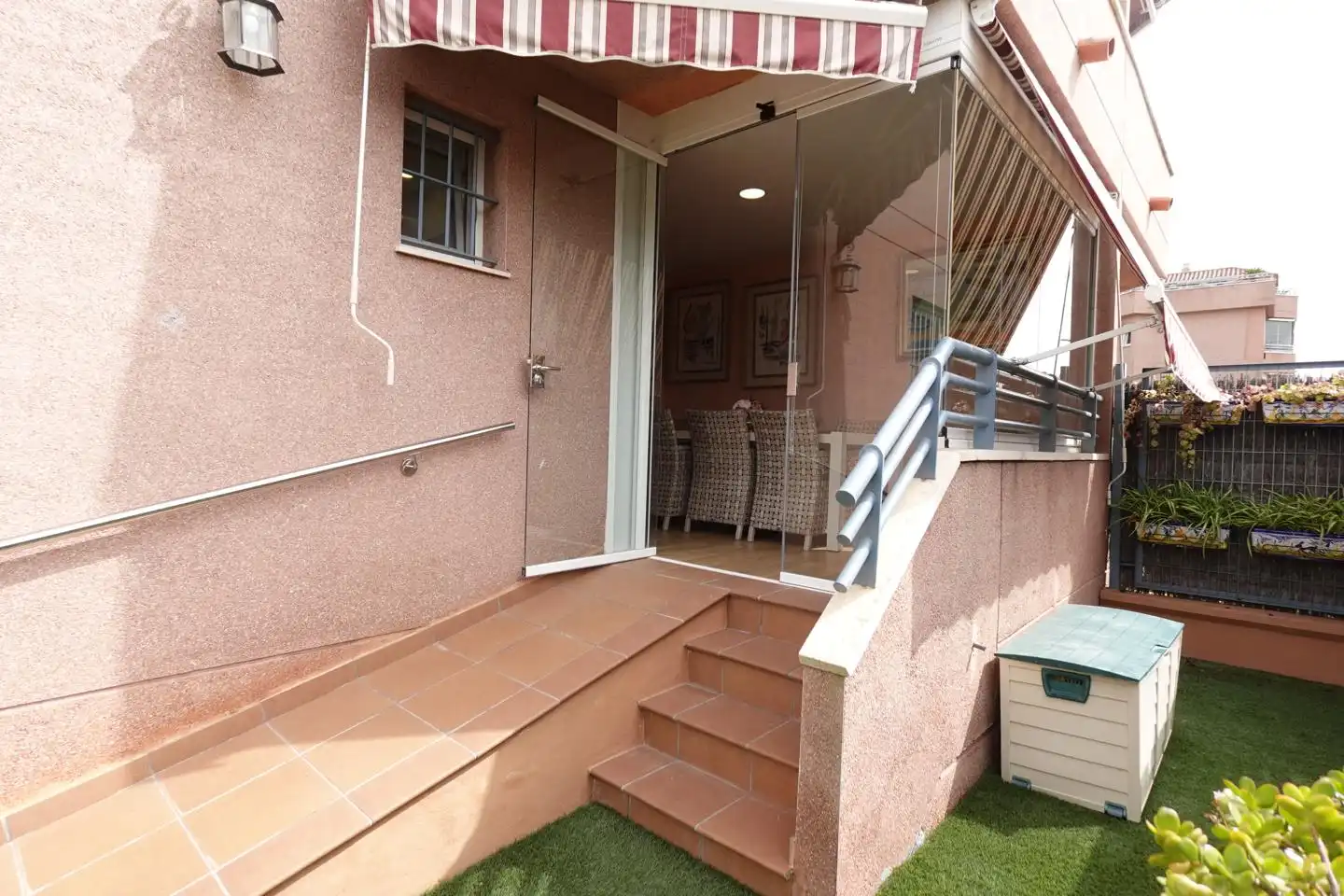 Bajo con piscina en venta en Av de la manzanilla, imagen 2