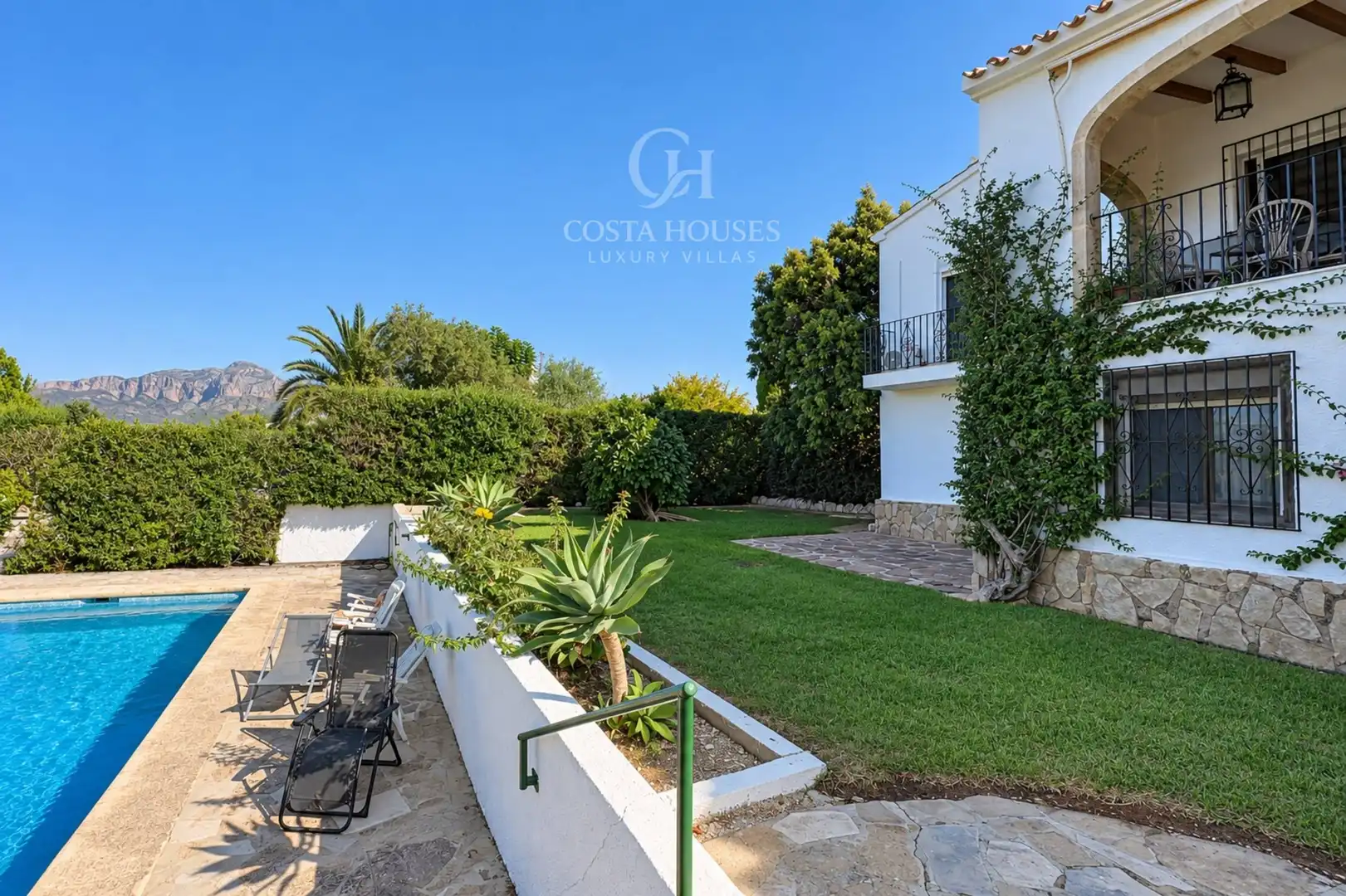 Vista exterior de Casa o chalet en venta en Partides comunes - Adsubia