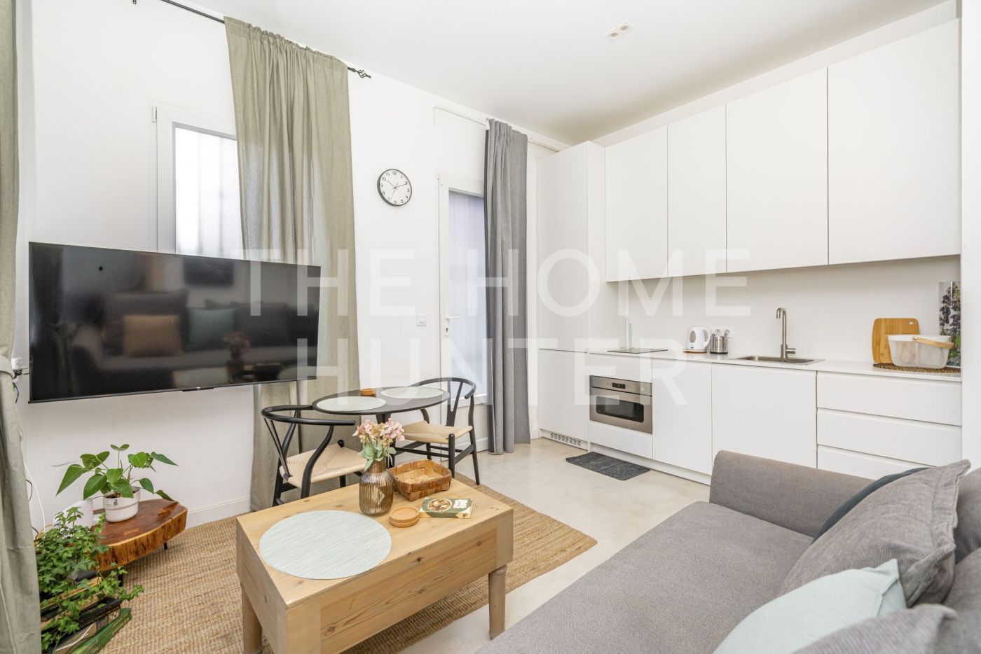 Living room of Flat for sale in  Madrid Capital  with Air Conditioner, Heating and Furnished