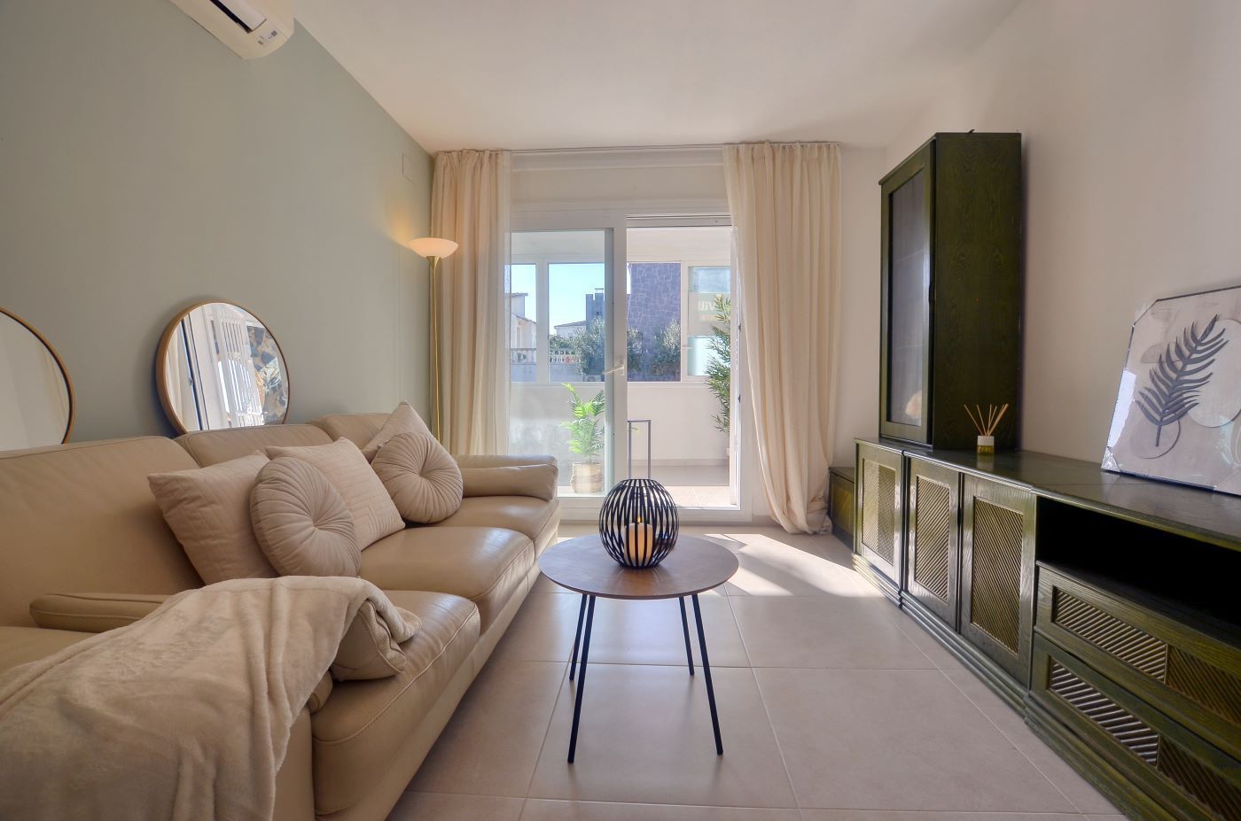 Sala d'estar de Apartament en venda en Empuriabrava amb Aire condicionat, Calefacció i Terrassa