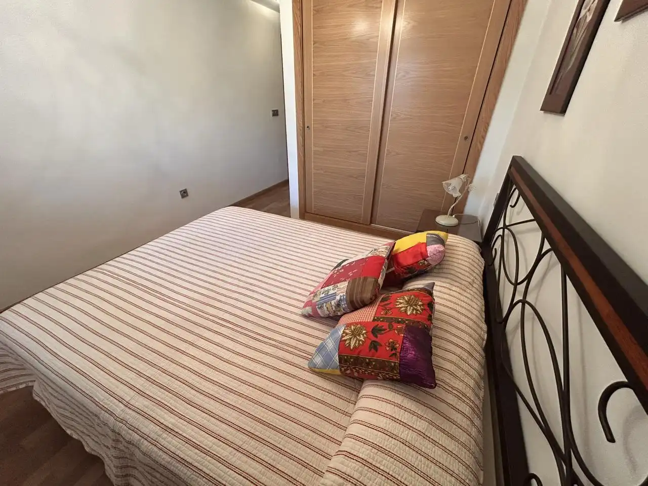 Dormitori de Planta baixa de lloguer en Rincón de la Victoria amb Parquet, Terrassa i Moblat