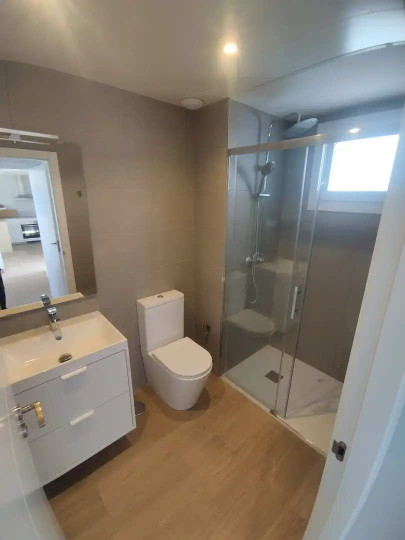 Baño de Apartamento de alquiler en Murcia con Aire acondicionado, Calefacción y Terraza