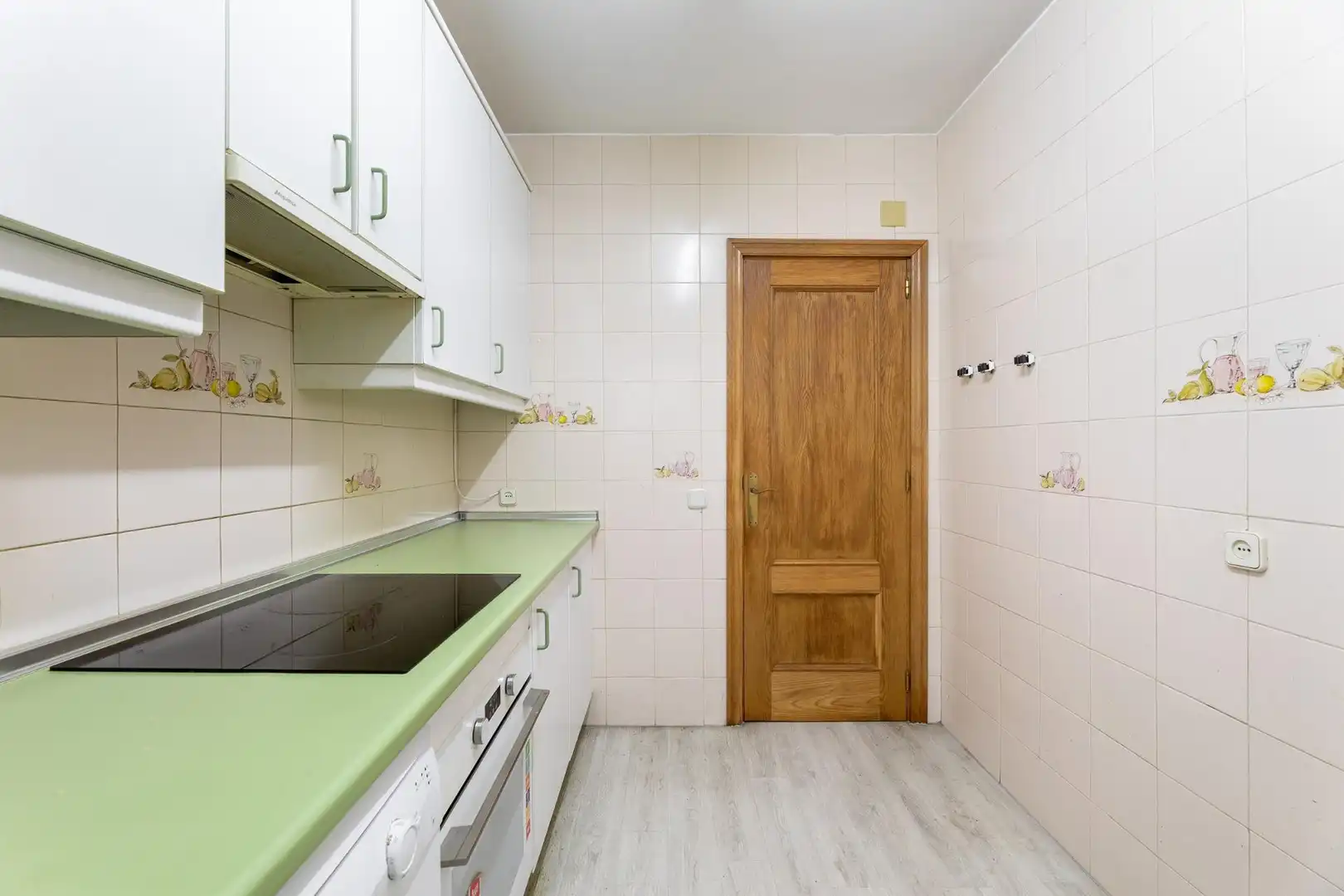 Cocina de Piso en venta en Madrid con Calefacción, Parquet y Balcón