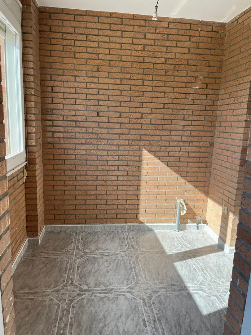 Vista exterior de Casa o xalet en venda en Ponferrada amb Parquet