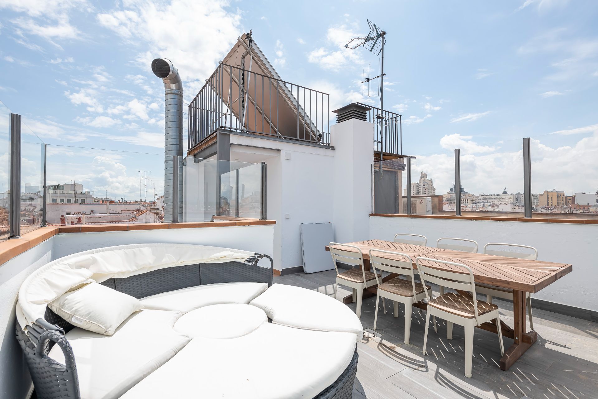 Terrace of Attic to rent in  Madrid Capital  with Air Conditioner, Heating and Terrace