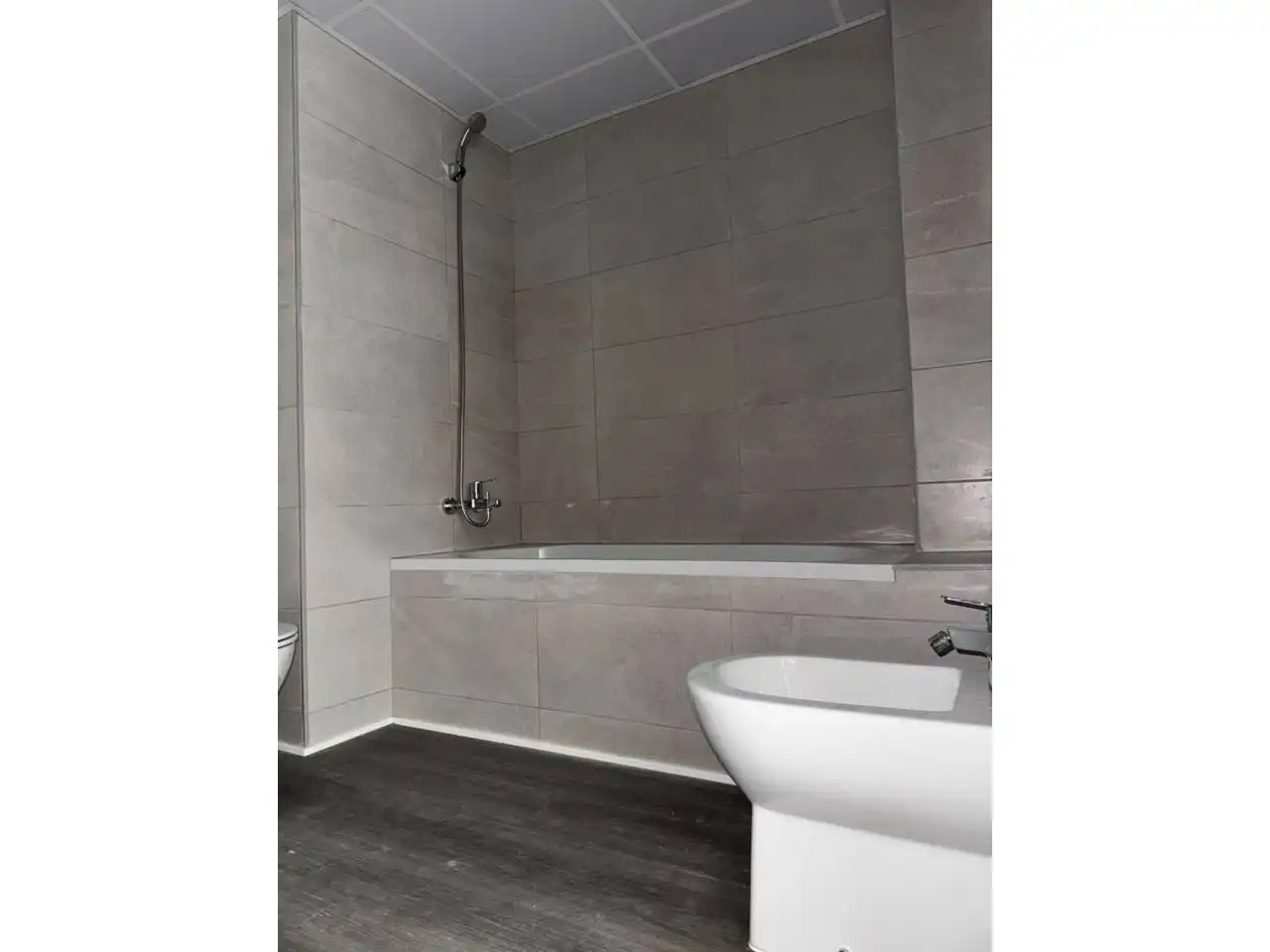 Bathroom of Flat for sale in Castellón de la Plana / Castelló de la Plana  with Air Conditioner