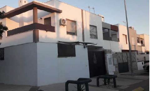 Vista exterior de Casa o chalet en venta en Bollullos de la Mitación