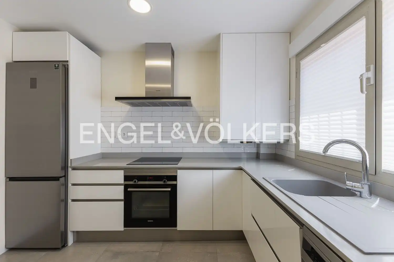 Cocina de Casa o chalet de alquiler en Rocafort con Aire acondicionado, Calefacción y Jardín privado