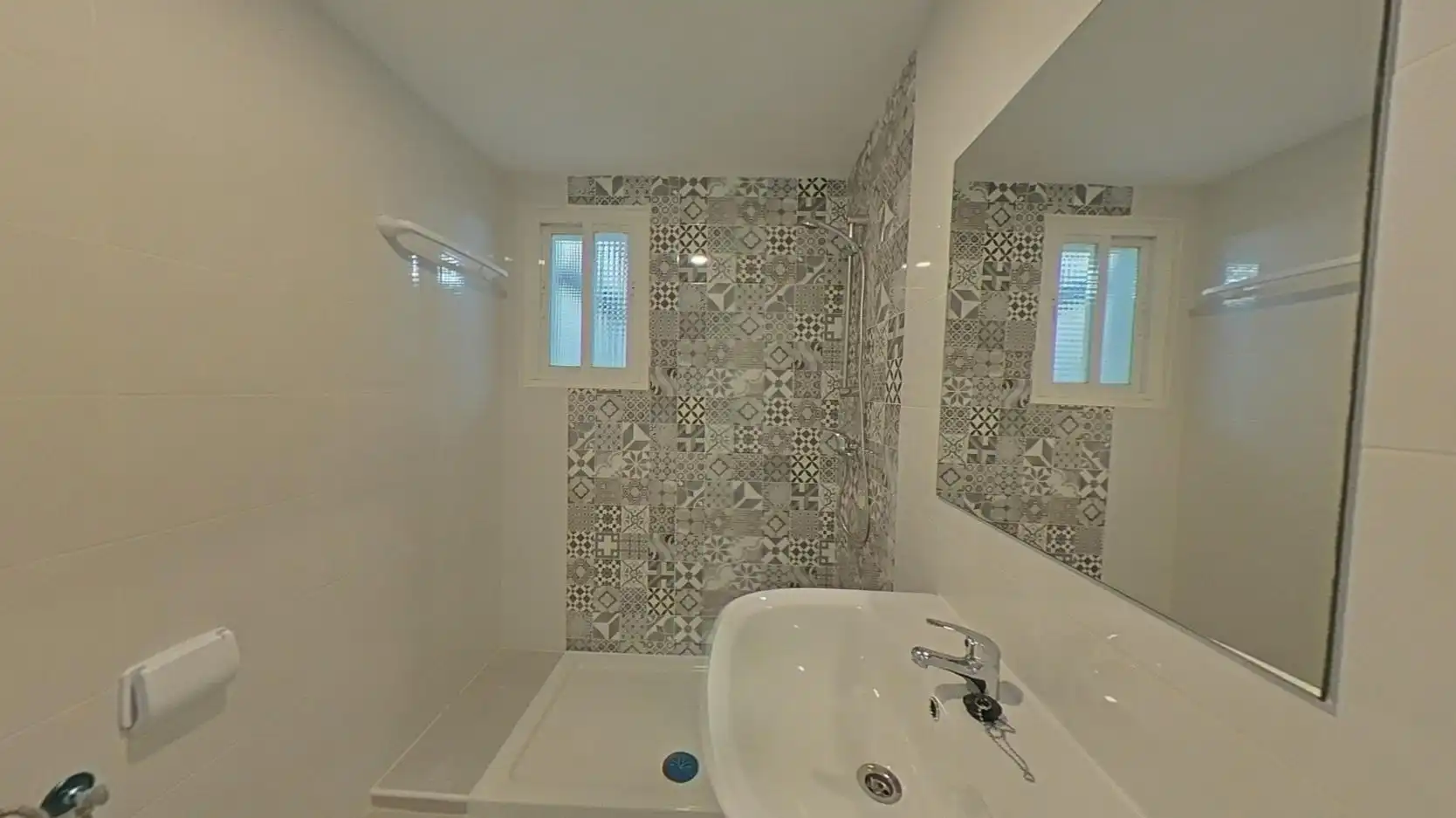 Bathroom of Flat for sale in Móstoles  with Heating, Terrace and Oven