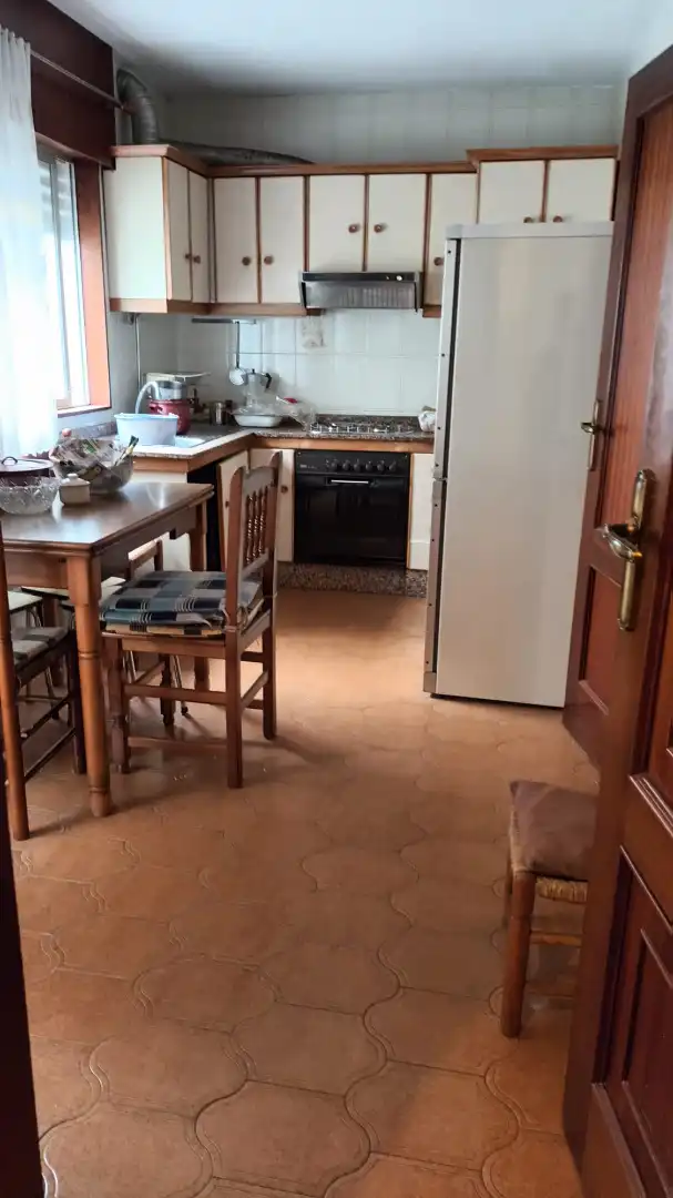 Cuina de Pis en venda en Noia amb Moblat
