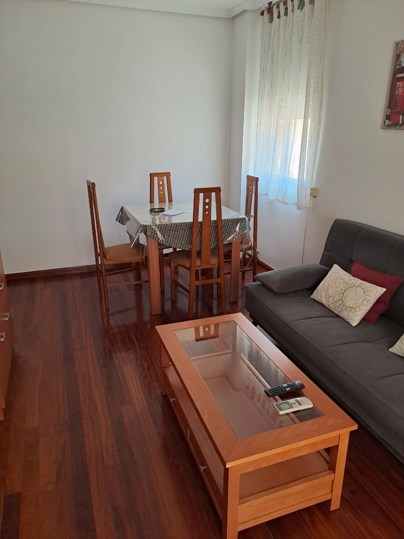 Comedor de Piso en venta en  Zaragoza Capital con Calefacción, Amueblado y Balcón