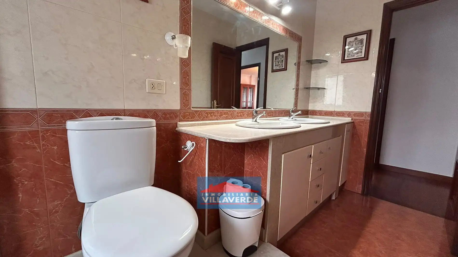 Bathroom of Flat for sale in Cangas   with Heating, Parquet flooring and Storage room