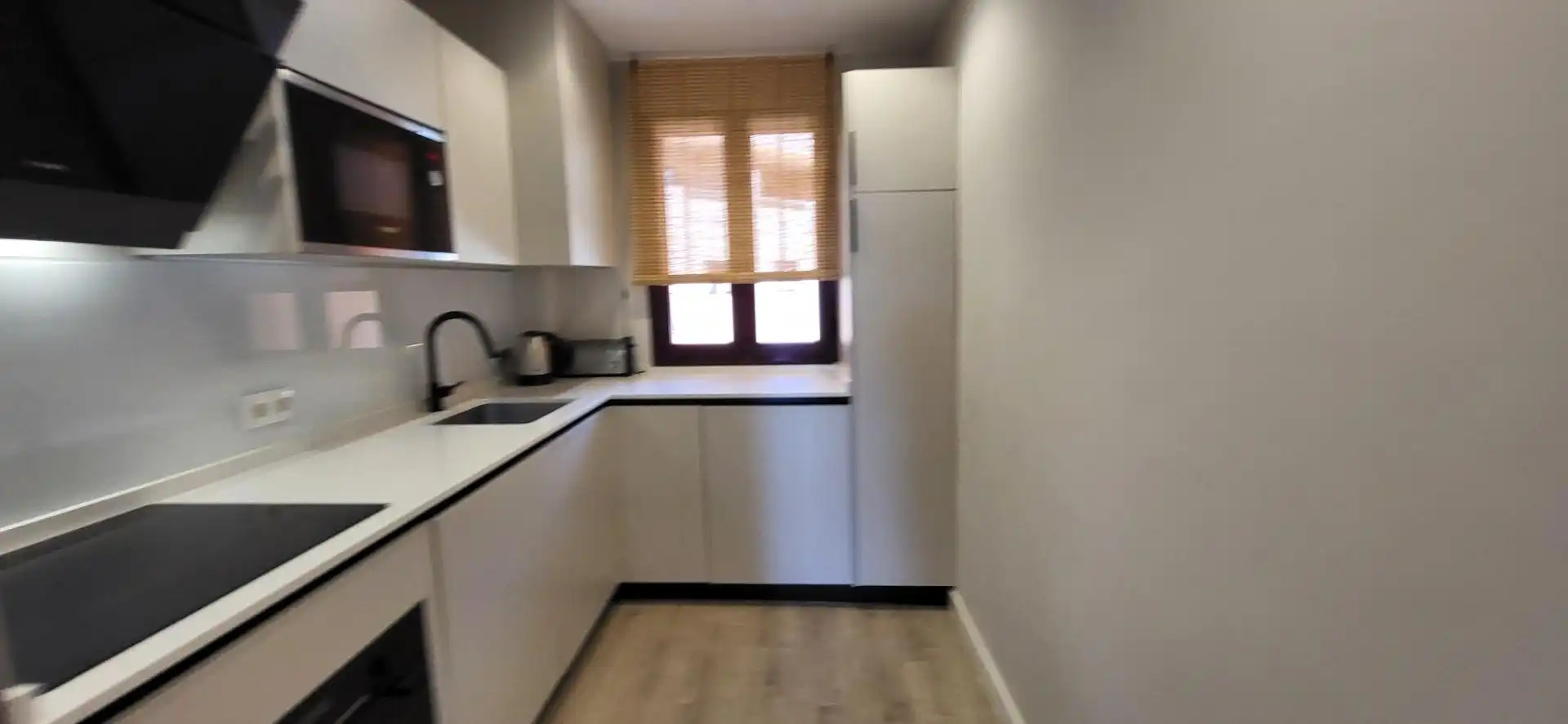 Cuina de Apartament en venda en Benahavís amb Aire condicionat, Calefacció i Jardí privat