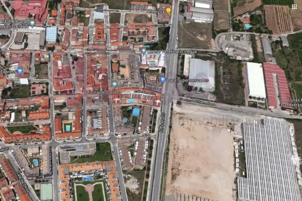 Local comercial de lloguer a Lardero