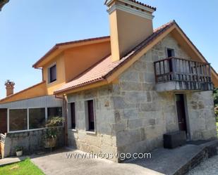 Vista exterior de Finca rústica en venda en Salvaterra de Miño amb Piscina