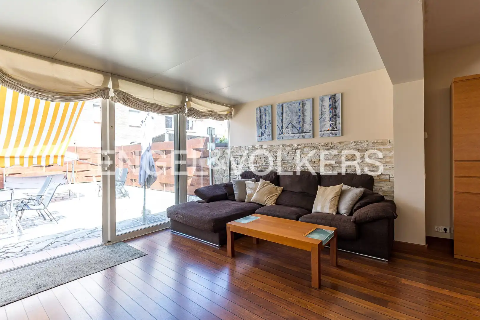 Sala d'estar de Casa o xalet en venda en Gavà amb Calefacció, Jardí privat i Terrassa