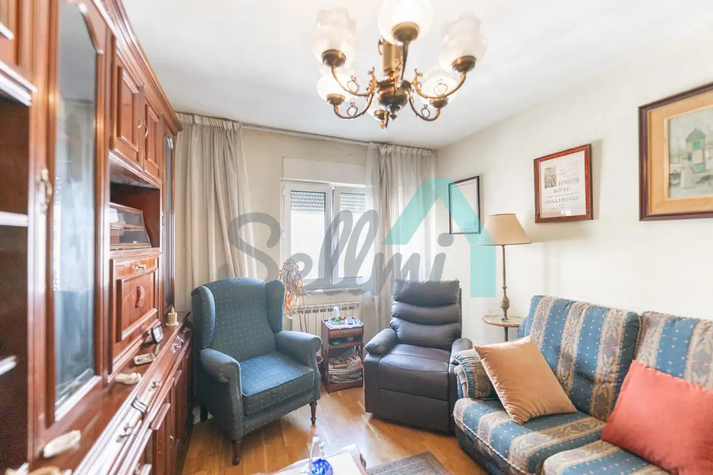 Sala d'estar de Pis en venda en Oviedo  amb Calefacció