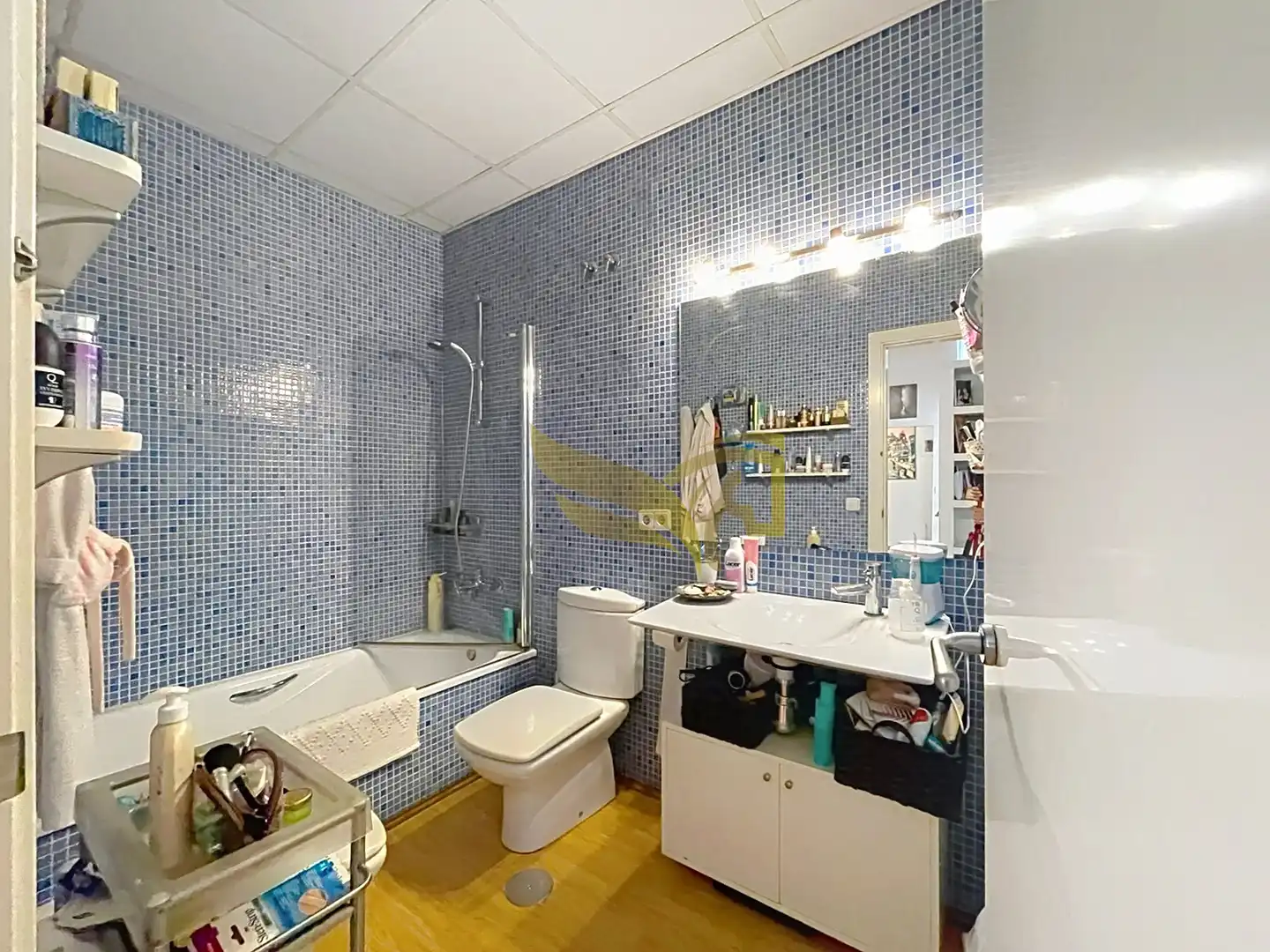 Bathroom of Flat for sale in Sevilla  with Air Conditioner, Heating and Storage room
